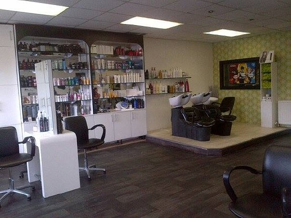 Denise Thomas hair salon & barber shop