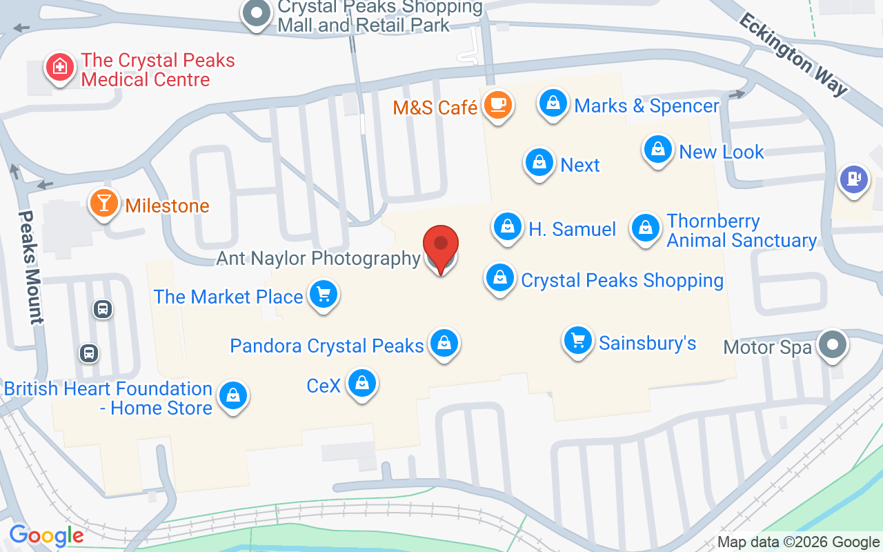 Map showing the location of Funky Divas & GUYZ Barbershop – Crystal Peaks
