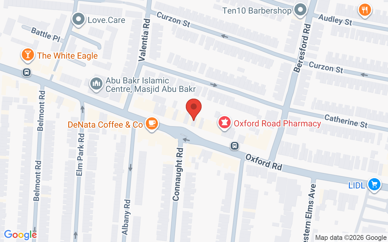 Map showing the location of Colaz Advanced Beauty Specialists – Reading
